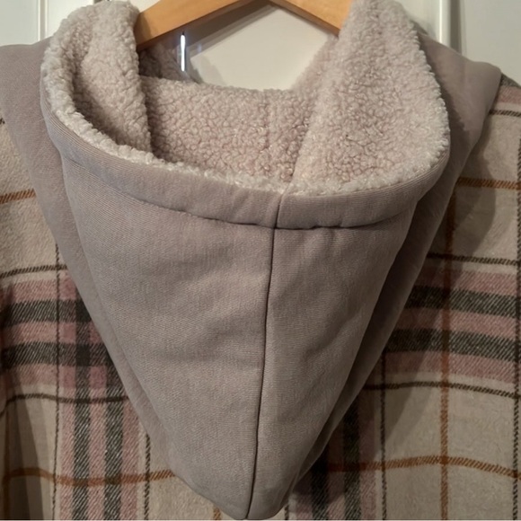 Allie Rose Women’s Sherpa Lined Flannel Jacket with Hood and Pockets - Picture 6 of 10